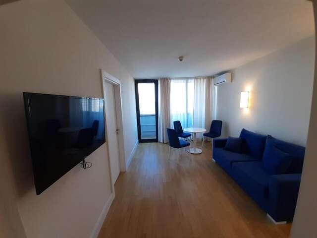 Отель Hotel Room with sea view Батуми-6